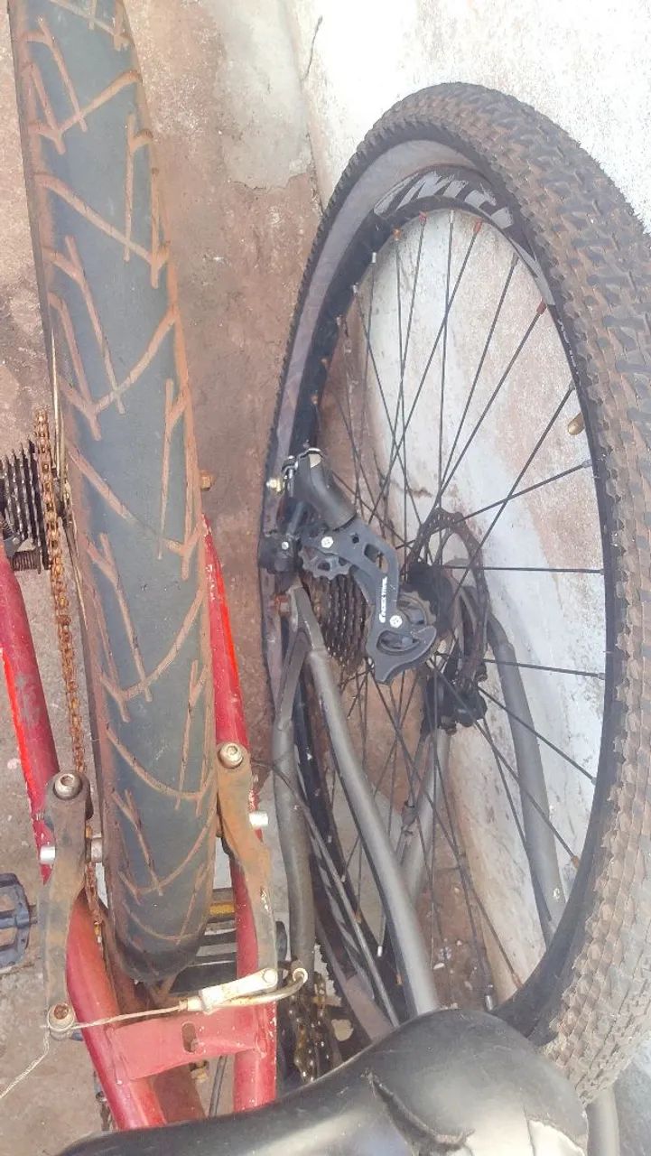 Vendo bicicleta aro 26 e uma 29 pra arruma  - Foto 5
