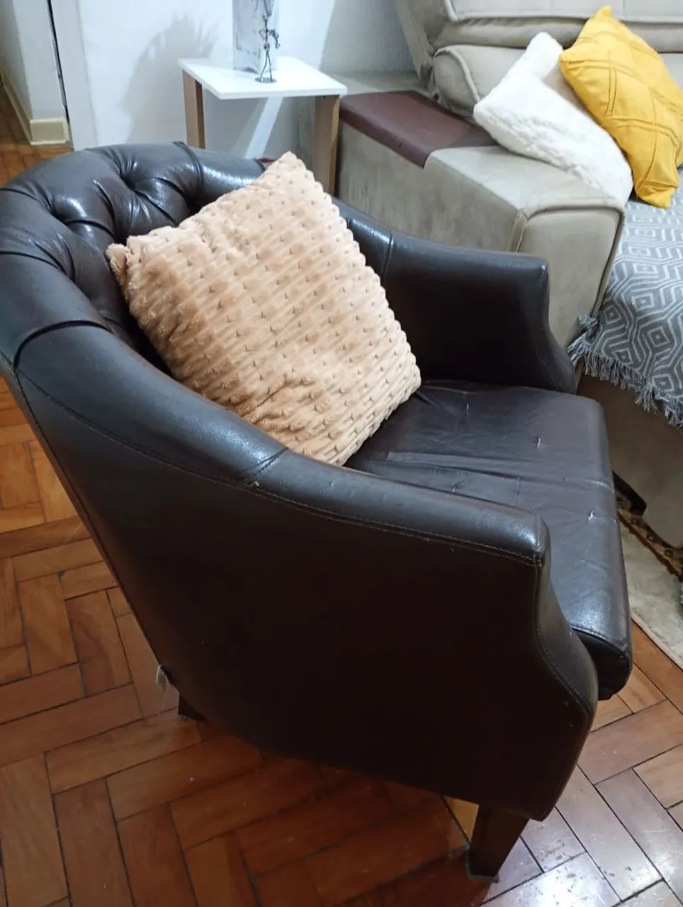 Duas poltronas  por apenas R$400 - Foto 2