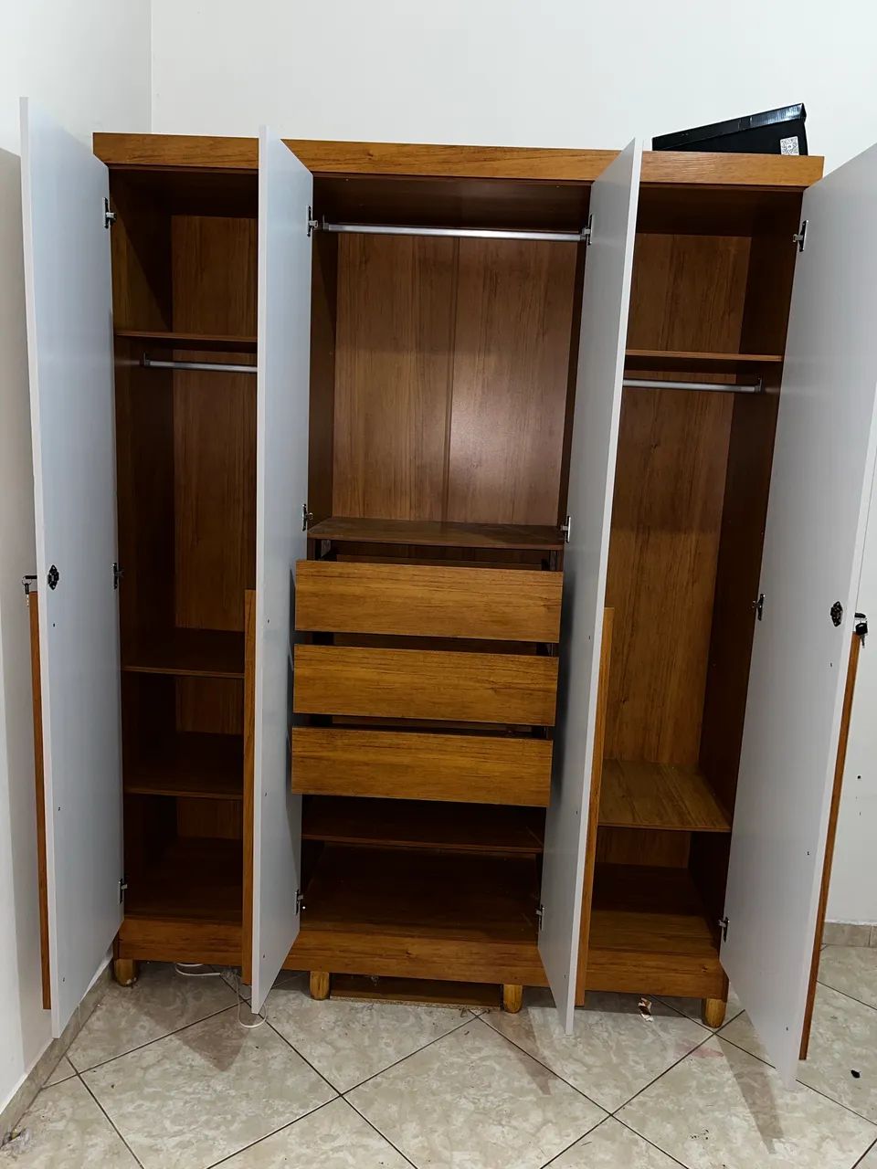 Guarda-roupa 4 portas  - Foto 2