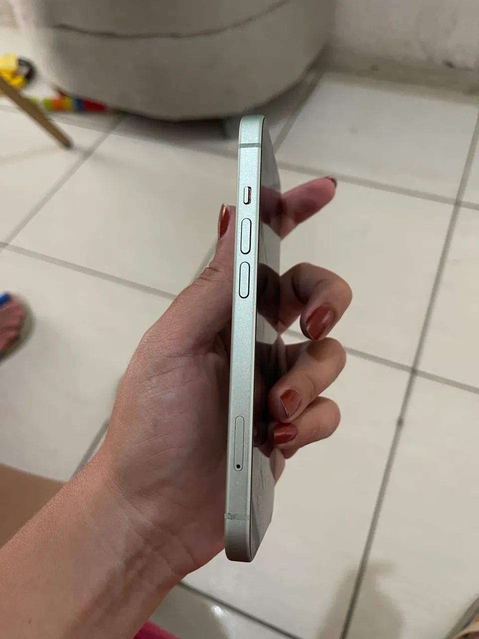 iPhone 15 - Verde -128g - Foto 4