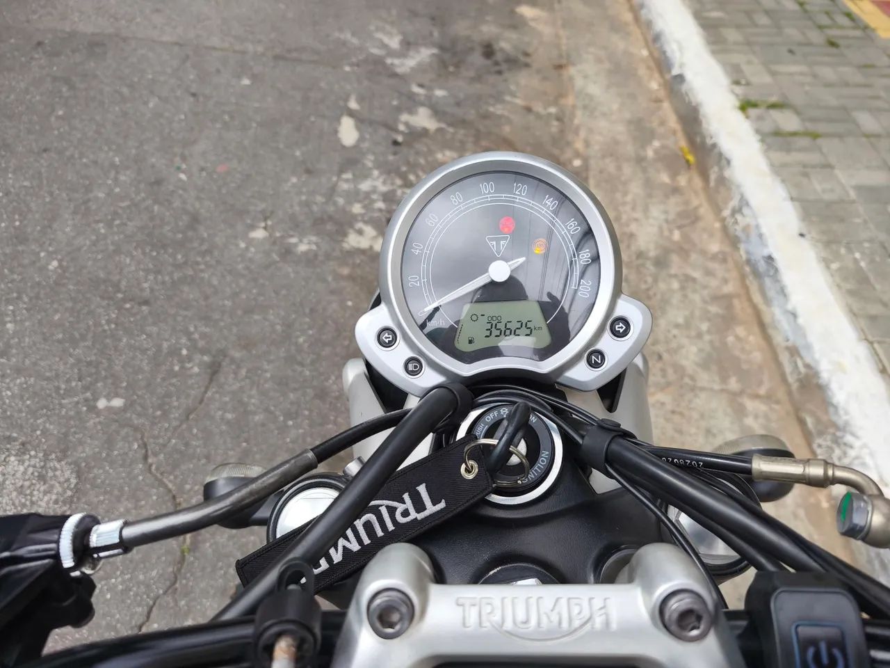 Triumph Street Twin 900 - 2017 - Foto 4