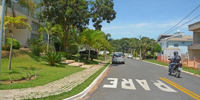 Lote a venda no Condomínio do Lago próximo a portaria - Foto 5