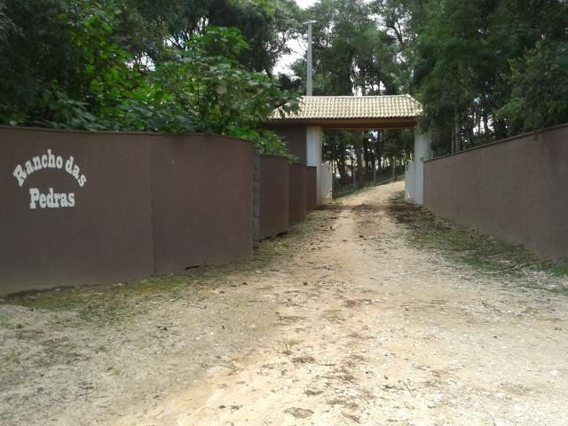 Ref. 702-1 Chácara de 2.000 m² com energia elétrica já instalado na Campina das Pedras