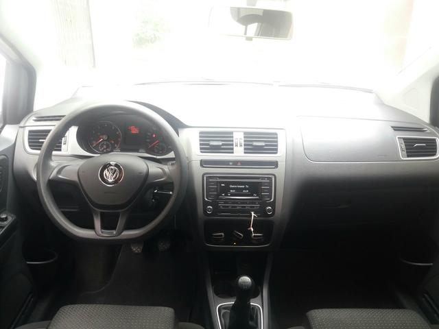 VW Fox 1.6 MSI 2017/2018 Trendline 8v conservado - Foto 11