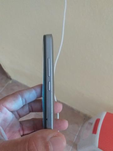 Celular positivo 8 giga tela trincada funcionando normal - Foto 3
