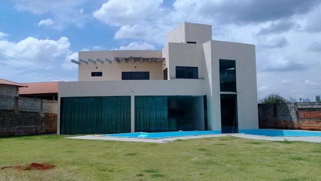 Excelente casa com terreno de 1650m2 - Foto 2
