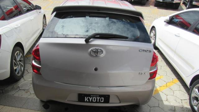 TOYOTA ETIOS HB X - Foto 6