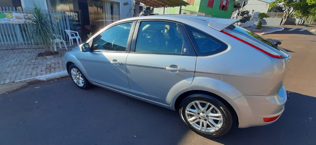 Vendo ford focus hatch 2.0 aut. flex - Foto 5