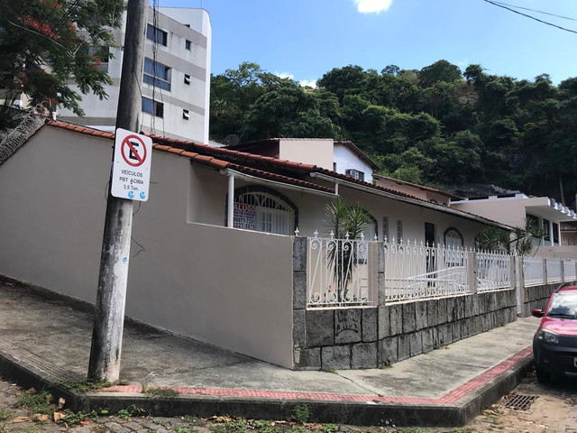 Casa comercial em Santa Lúcia