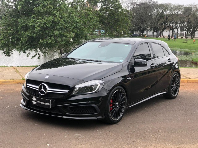 Mercedes Benz - A 45 amg 4 matic 2.0 - Top de linha