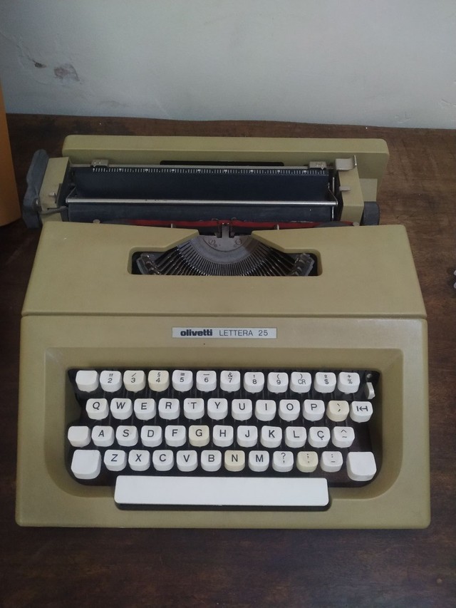 Máquinas de escrever antigas  - Foto 4