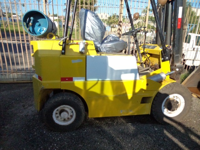empilhadeira yale para 2.500kilos ano 83 em excelente estado - Foto 4