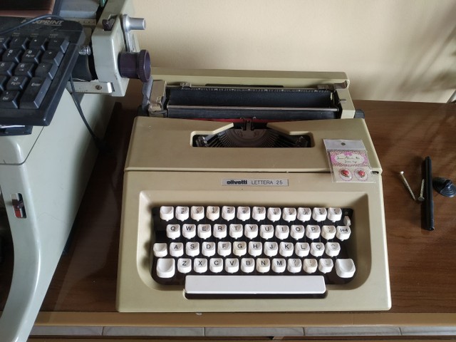 Máquinas de escrever antigas 
