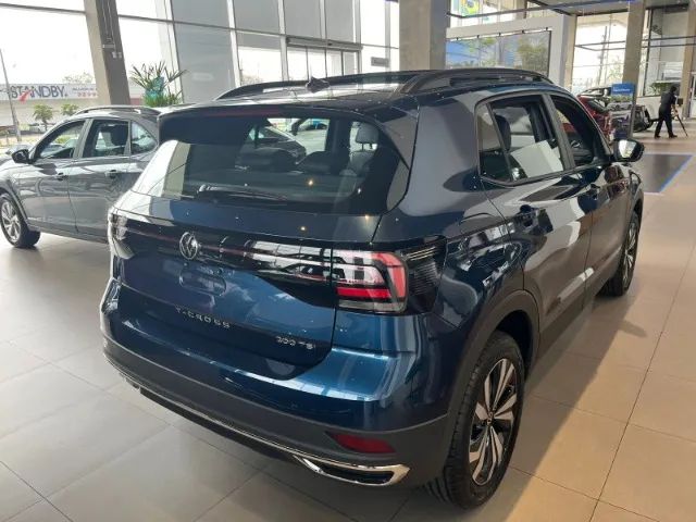 T Cross Comfortline 2023/2024 azul norway com teto, couro e VW play - Foto 6