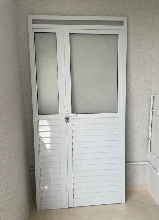 Porta com grelha de ventilação 1,09 × 2.20