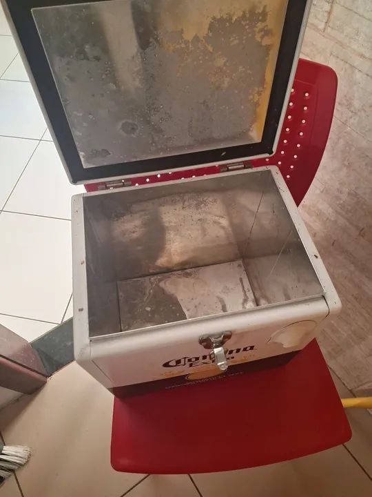 Caixa Térmica 15 Litros Corona Extra com abridor e alça  - Foto 2