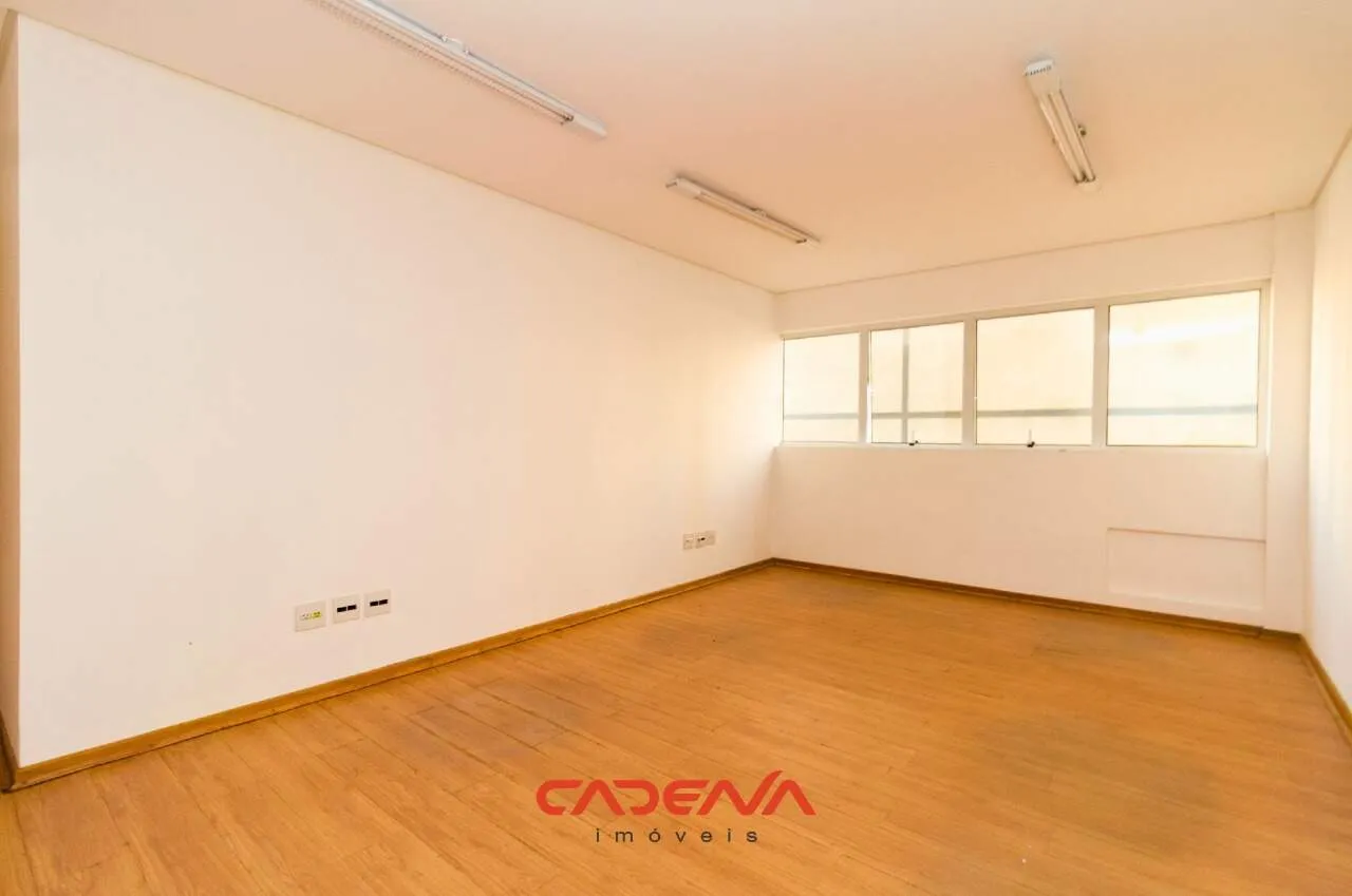 Sala comercial para aluguel no Centro de Curitiba