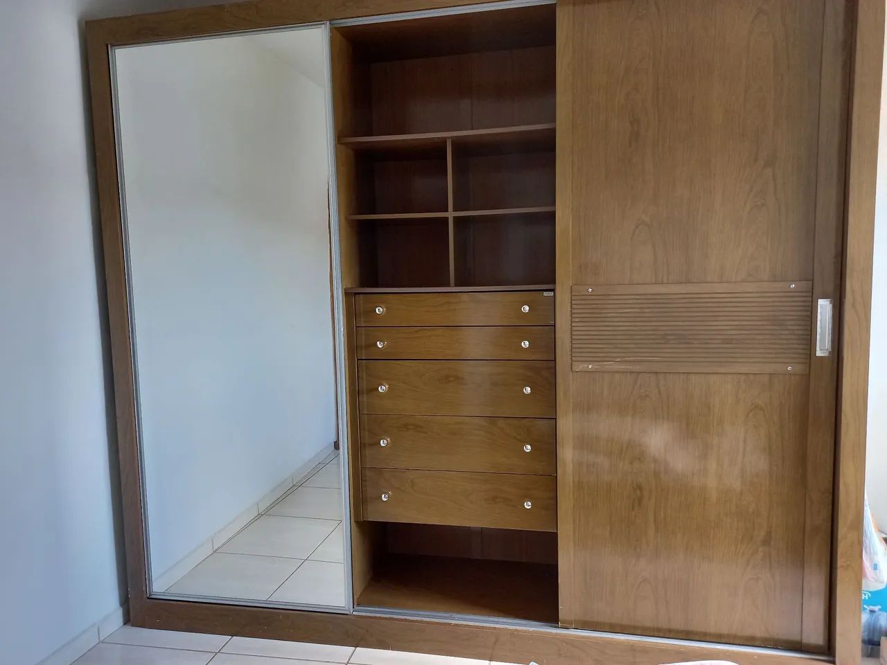 Guarda-roupa de madeira (Móveis Província) - Foto 2