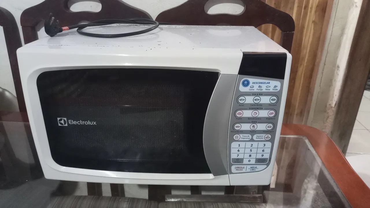 Micro-ondas Electrolux 20 Litros - Semi-Novo