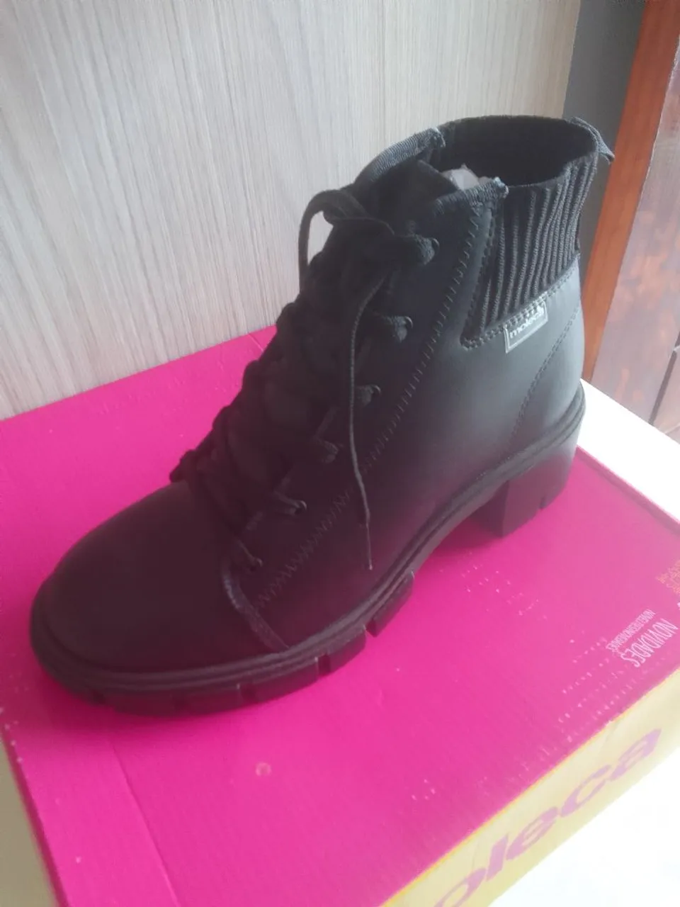 Bota Feminina Moleca Cano Curto