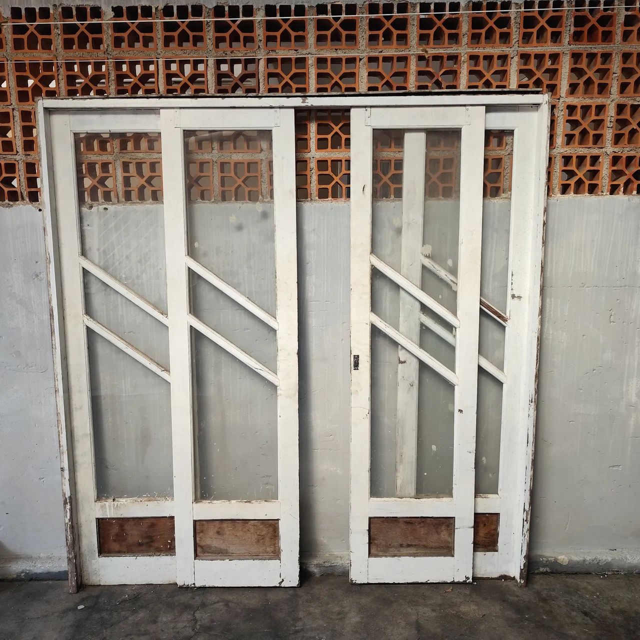 Porta de madeira com vidro
