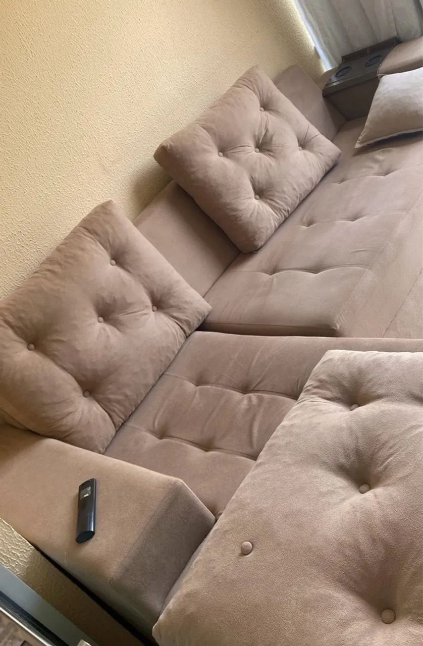 Sofá de canto espaçoso e confortável64288870838019120