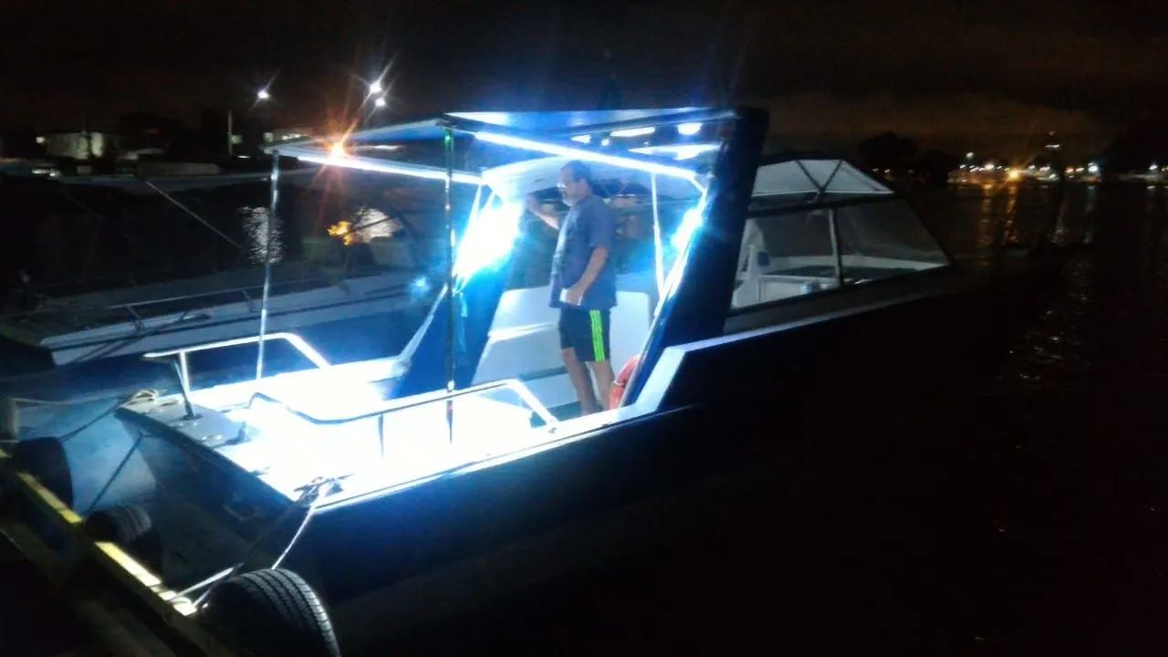 Lancha DM 26 pés Motor MWM Turbo Diesel  - Foto 3