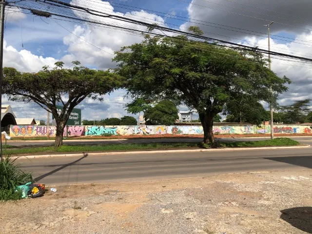 PARTICULAR VENDE CASA EM PONTO COMERCIAL/RESIDENCIAL DE 3 QUARTOS EM CEILÂNDIA SUL