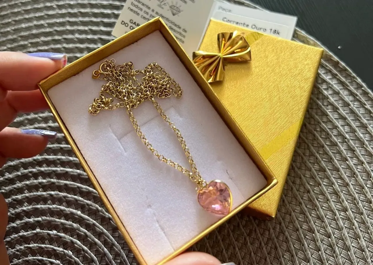 Colar de coração em ouro 18k com pedra rosa corrente ouro