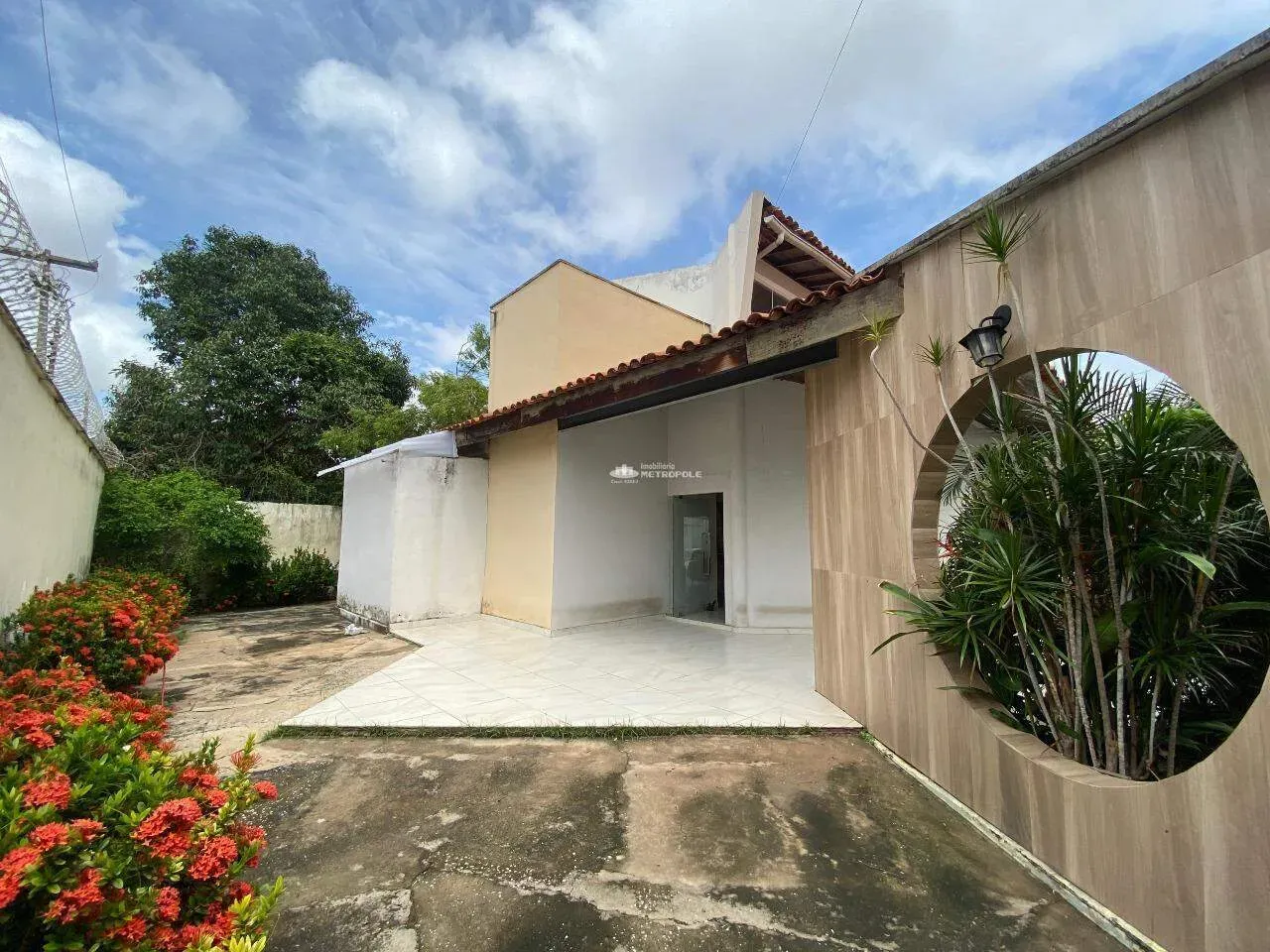 R.AZAR CHAIB - BAIRRO: SANTA ISABEL