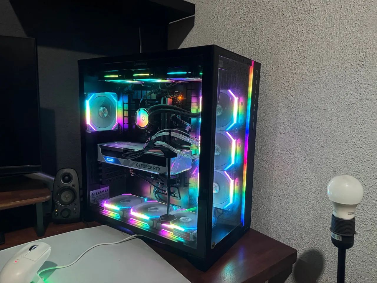 Gabinete Lian Li ROG Full Tower Gamer RGB e mais