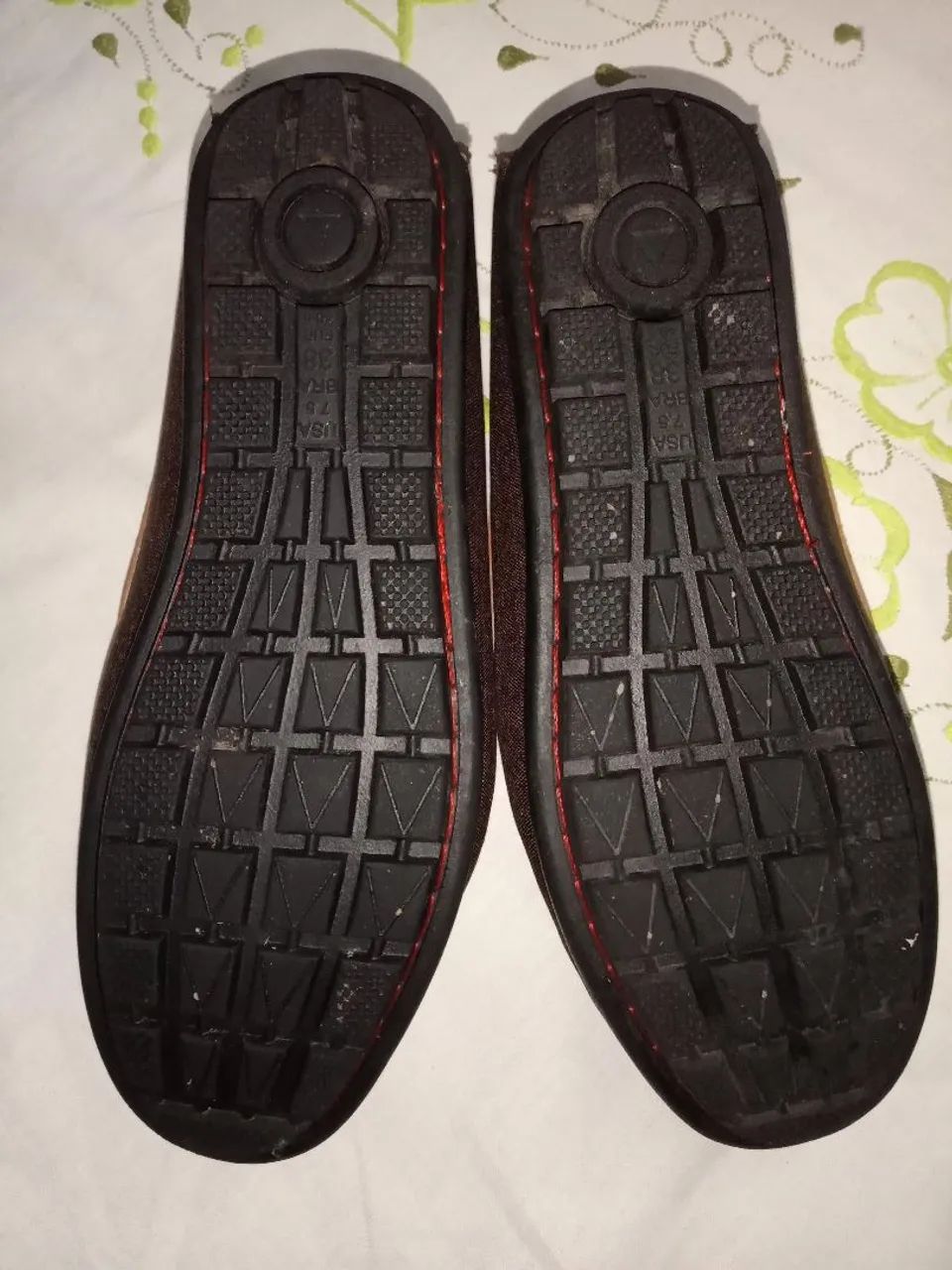 Par de Sapatos Marrom