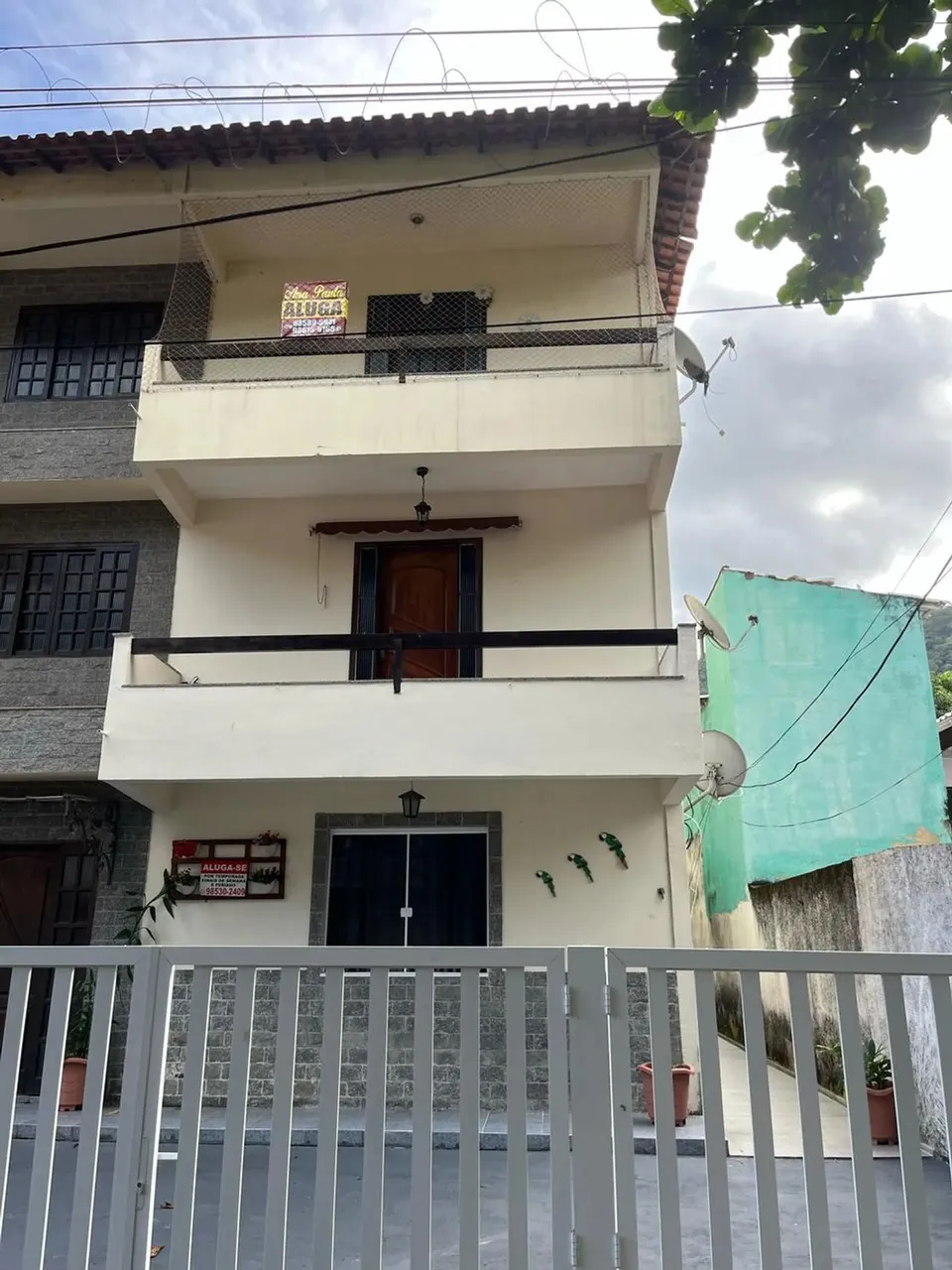 MANGARATIBA- PRAIA DE IBICUI- ALUGO APARTAMENTO COM 02 QUARTOS EM RUA PARTICULAR
