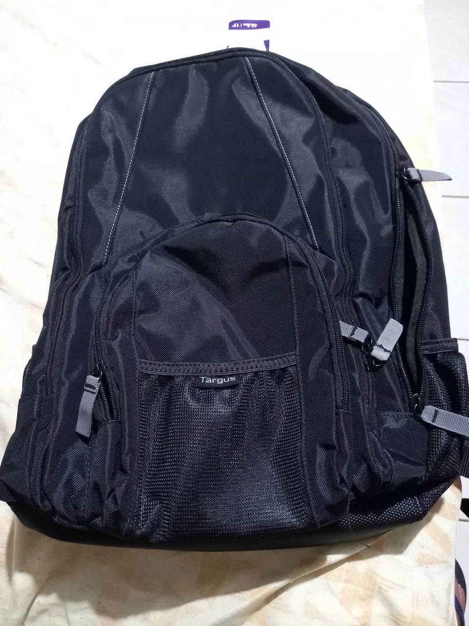 Mochila Targus Preta 43cm  , pratica também p/ Notebook,  NOVA nunca usada. - Foto 4
