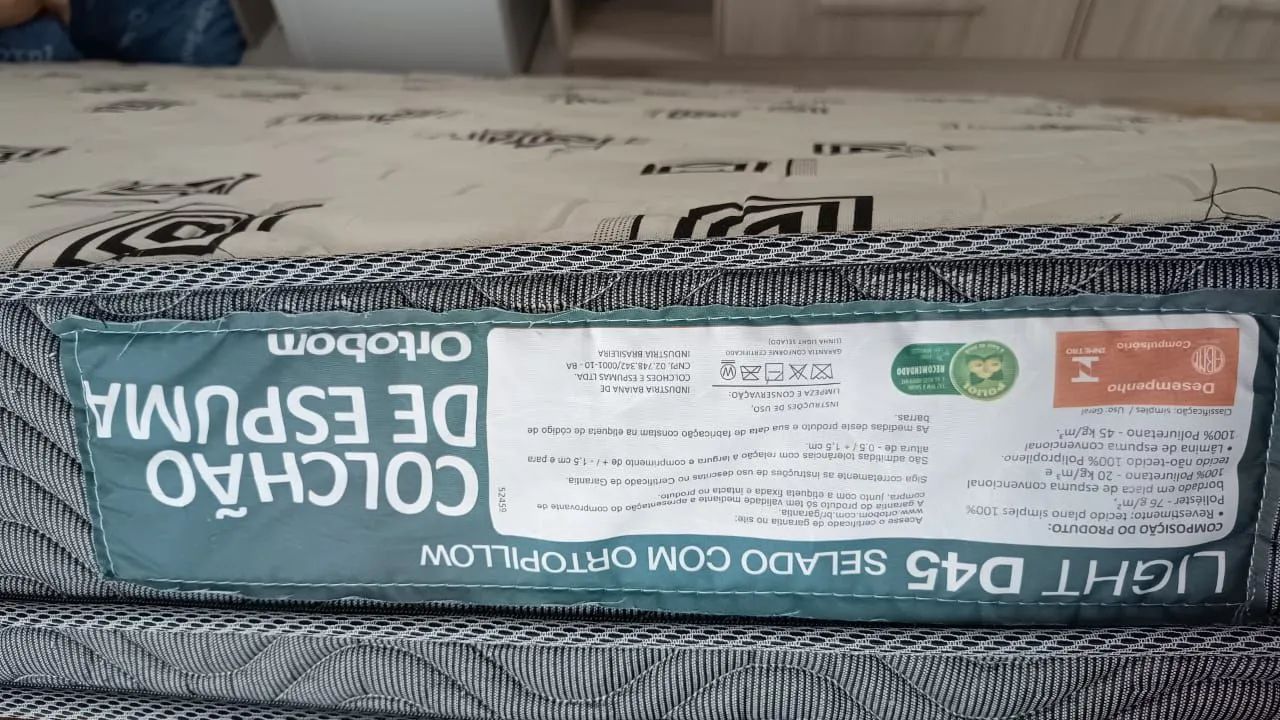 Cama King com colchão 64596064086145123