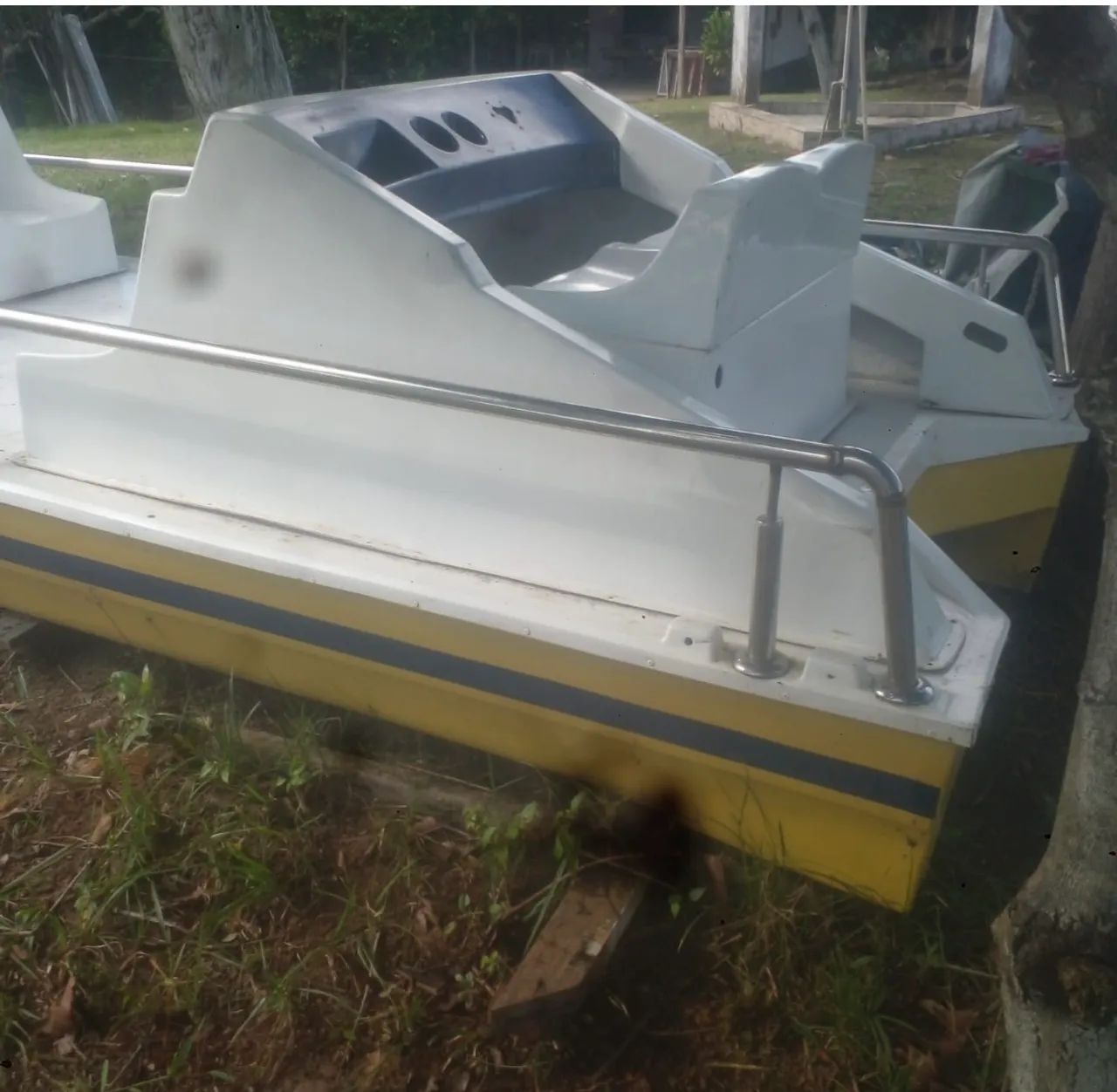 Lancha Catamarã vendo nova de Fibra  - Foto 2