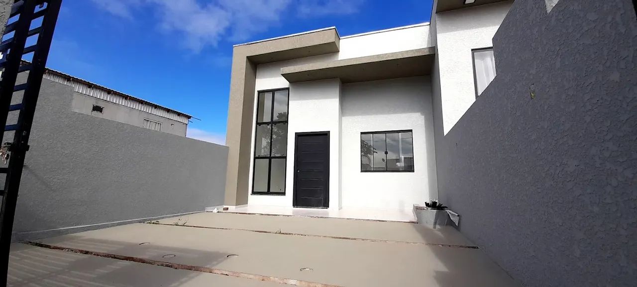 Casa com piscina a venda em Itapoá SC