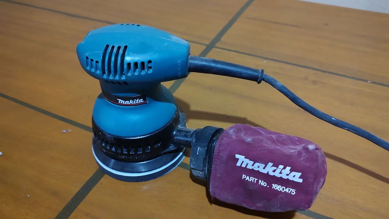 Lixadeira roto orbital Makita BO5010. 127v 240w - Foto 4