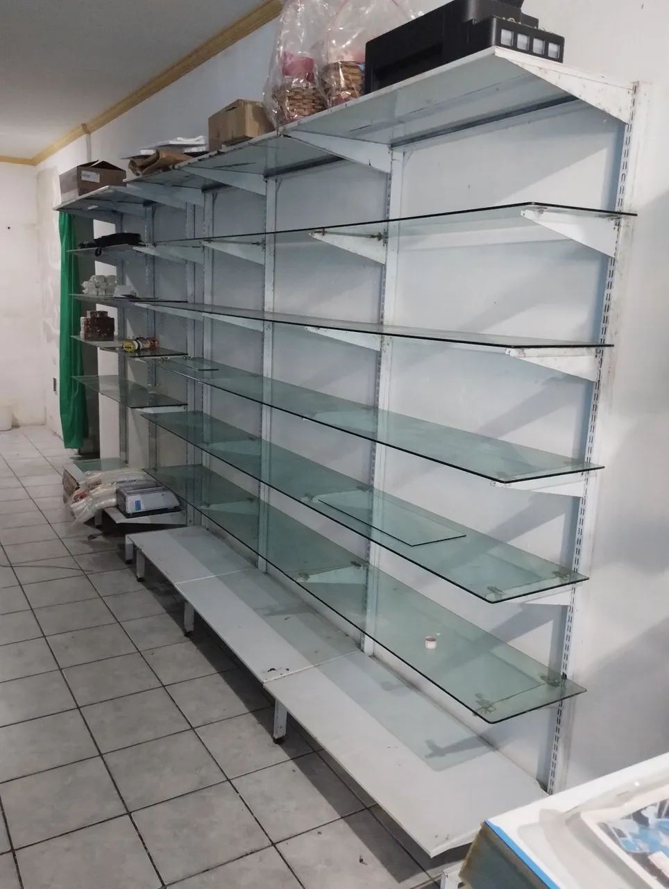 Prateleiras de Vidro para Loja - Expositores e Prateleiras - Foto 2