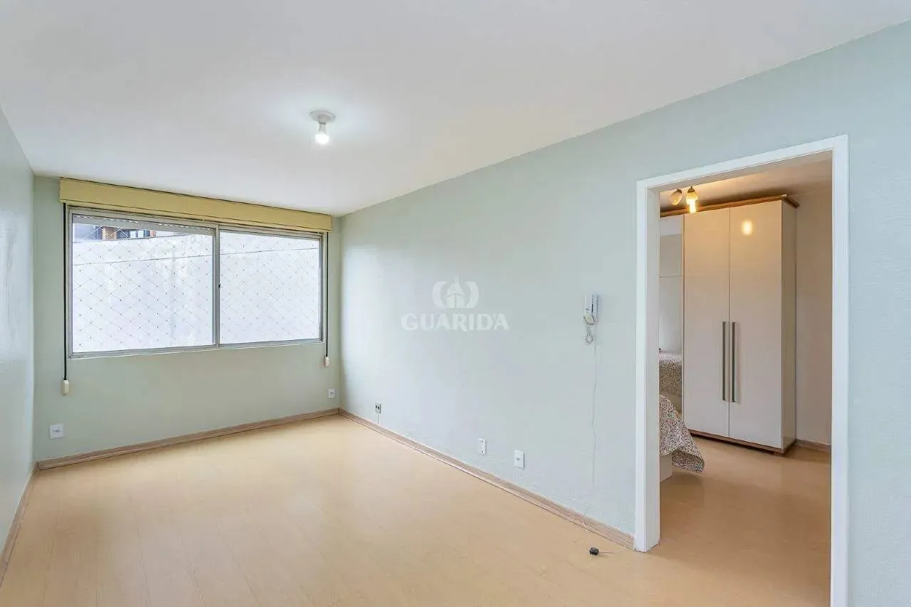 Apartamento semi mobiliado de 1 dormitório no bairro Boa Vista.