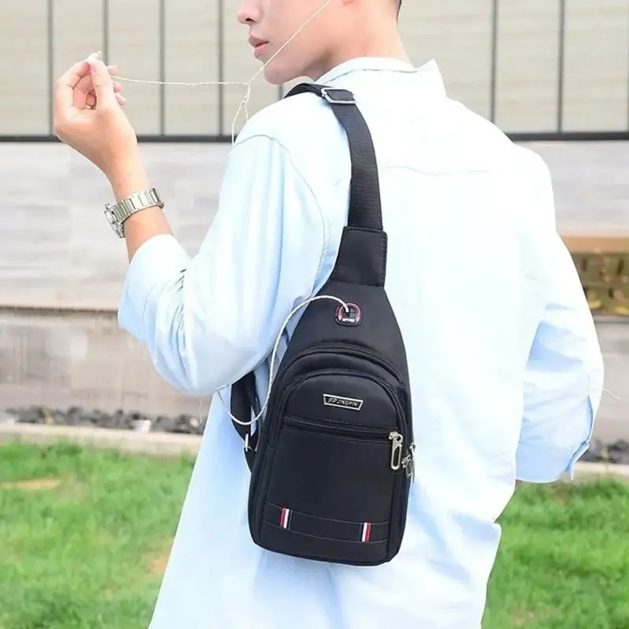 Mochila transversal portátil compacta material resistente  - Foto 5