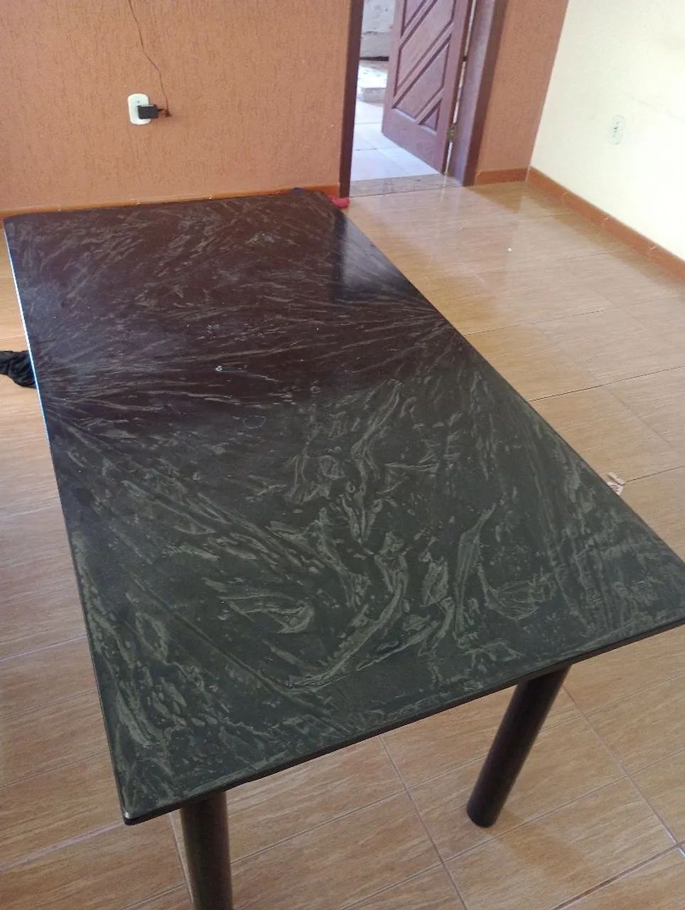Mesa de Granito Preto com 2 cadeiras