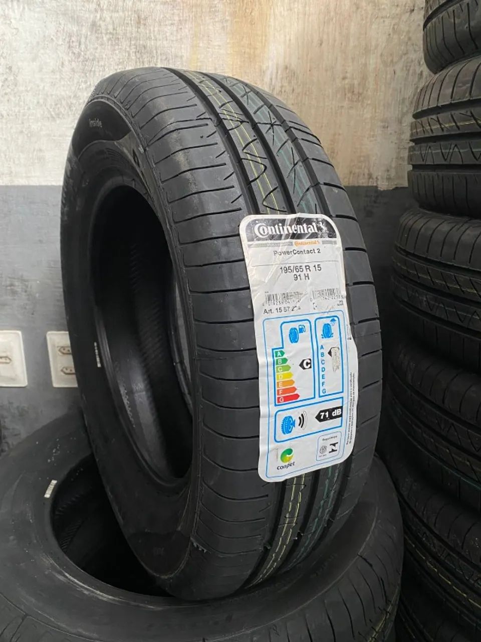 Pneu 195/65R15 CONTINENTAL