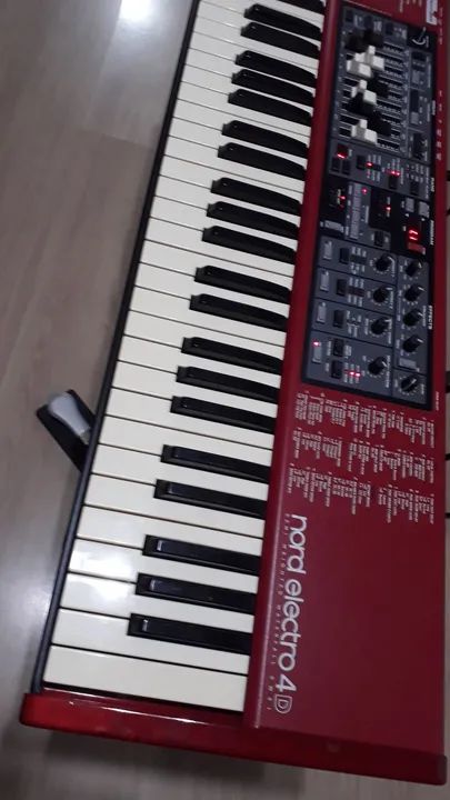 Teclado Nord Electro 4D SW61 - Foto 6