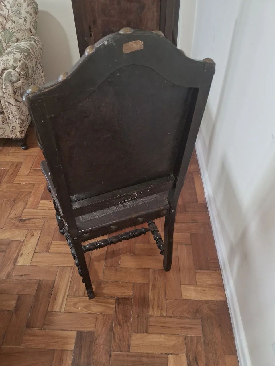 2 cadeiras antigas necessitando de reforma - Foto 5