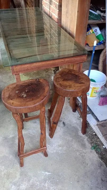 Conjunto de 2 Banquetas de Madeira Maciça