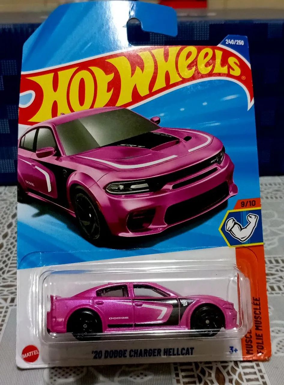 Hot wheels "20 Dodge Charger Hellcat 