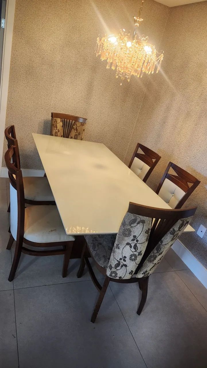 BARBADA!!! Para levar hoje!!! Vende-se linda mesa com 6 cadeiras para buscar hoje!!!