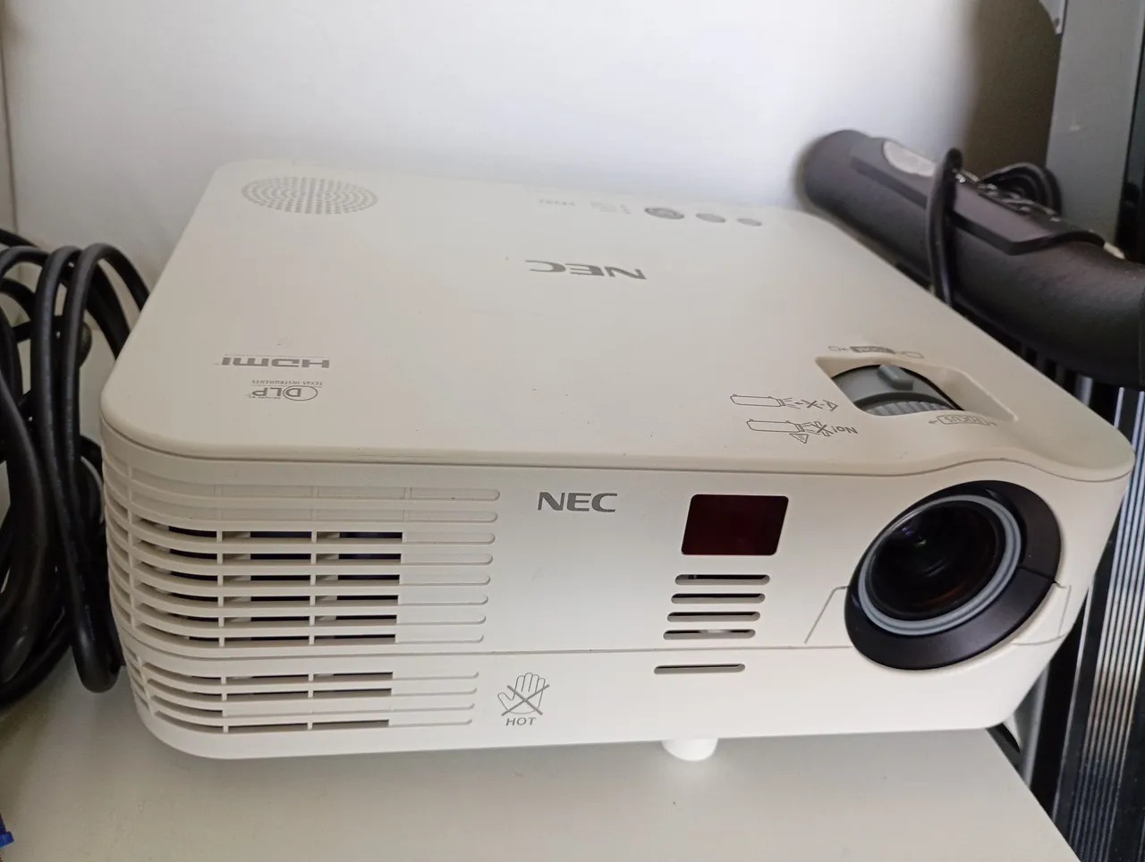 projetor nec