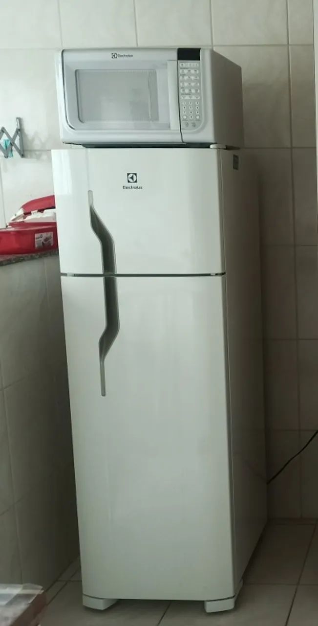 Geladeira Eletrolux 310 lts  R$ 1.200,00